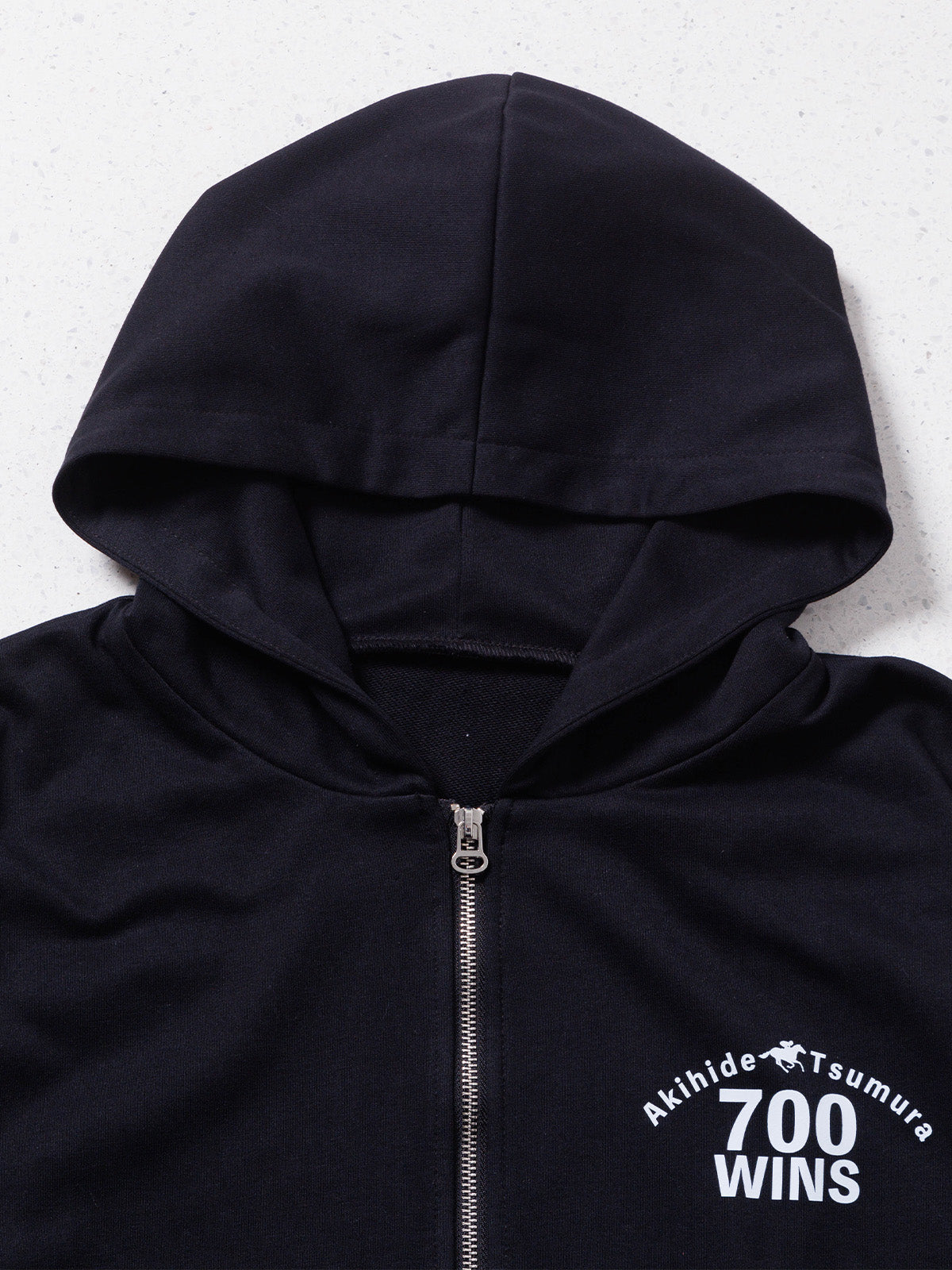 津村明秀騎手700勝メモリアル・ジップアップパーカー