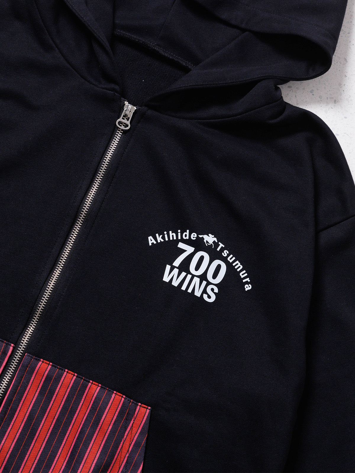 津村明秀騎手700勝メモリアル・ジップアップパーカー
